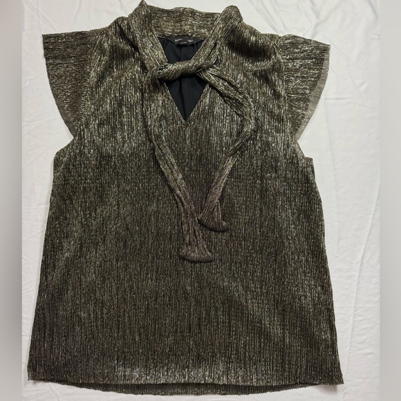 Banana Republic Shimmering Tie-Neck Blouse with flutter sleeves size Medium - Picture 2 of 6